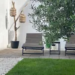 Great Outdoor Living Steps Away From The Sutivan