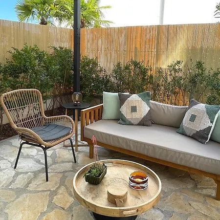 Great Outdoor Living Steps Away From The Lejlighed Sutivan